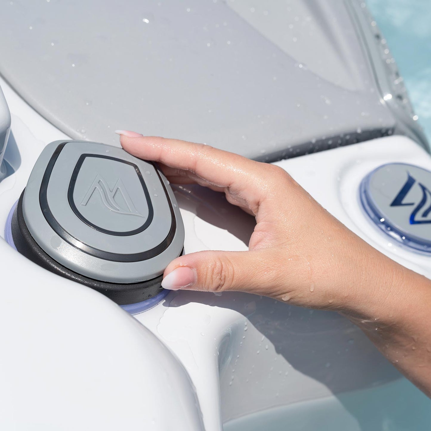 Lugano Life Hot Tub