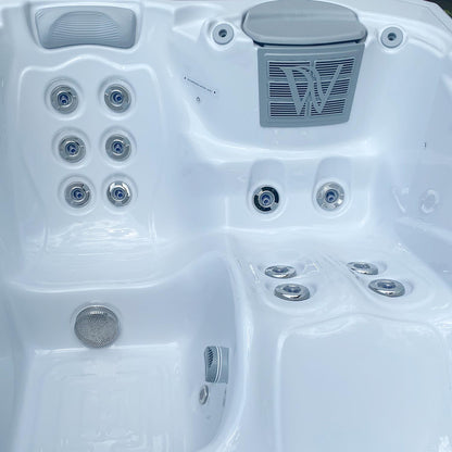 Manhattan Life Hot Tub