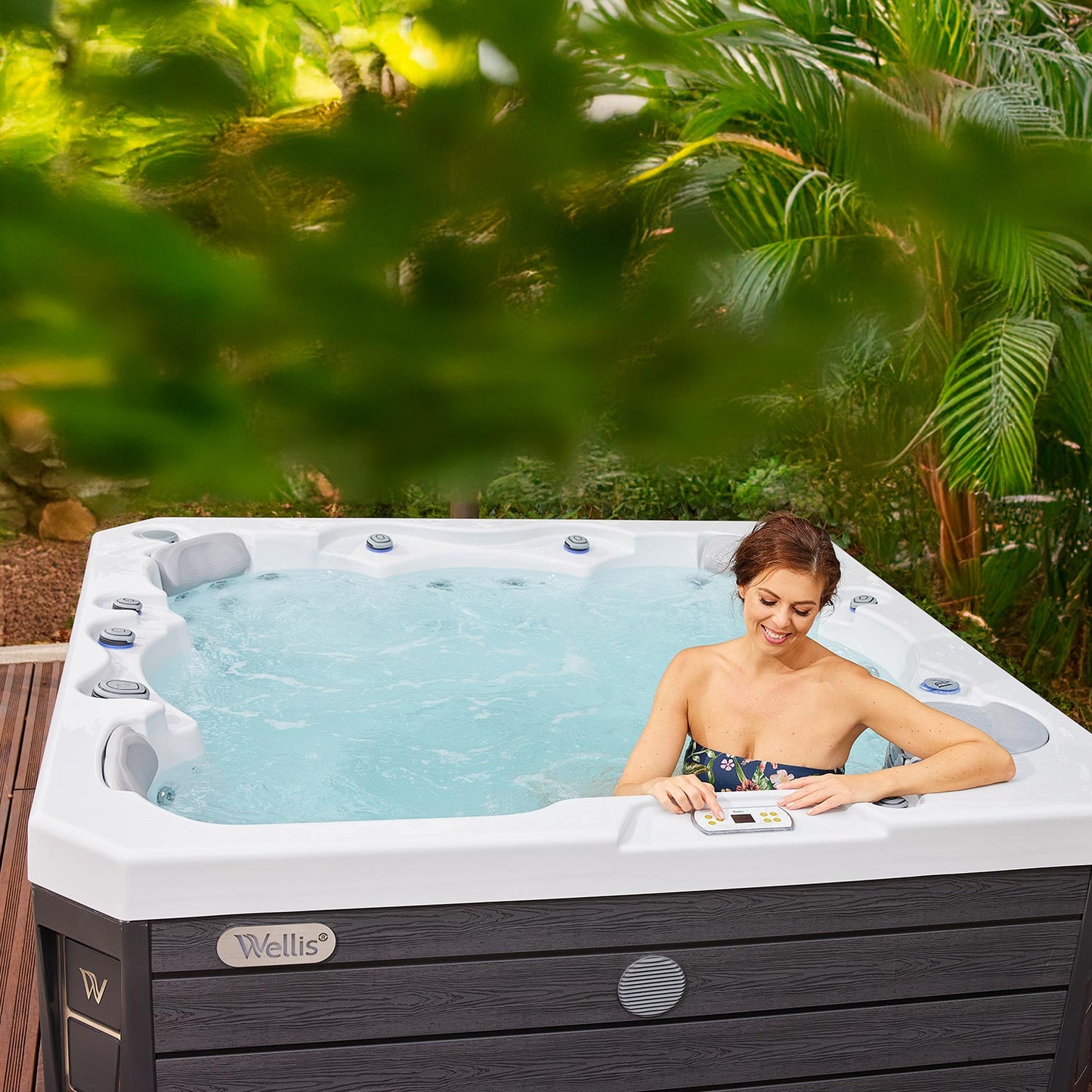Prague Life Hot Tub