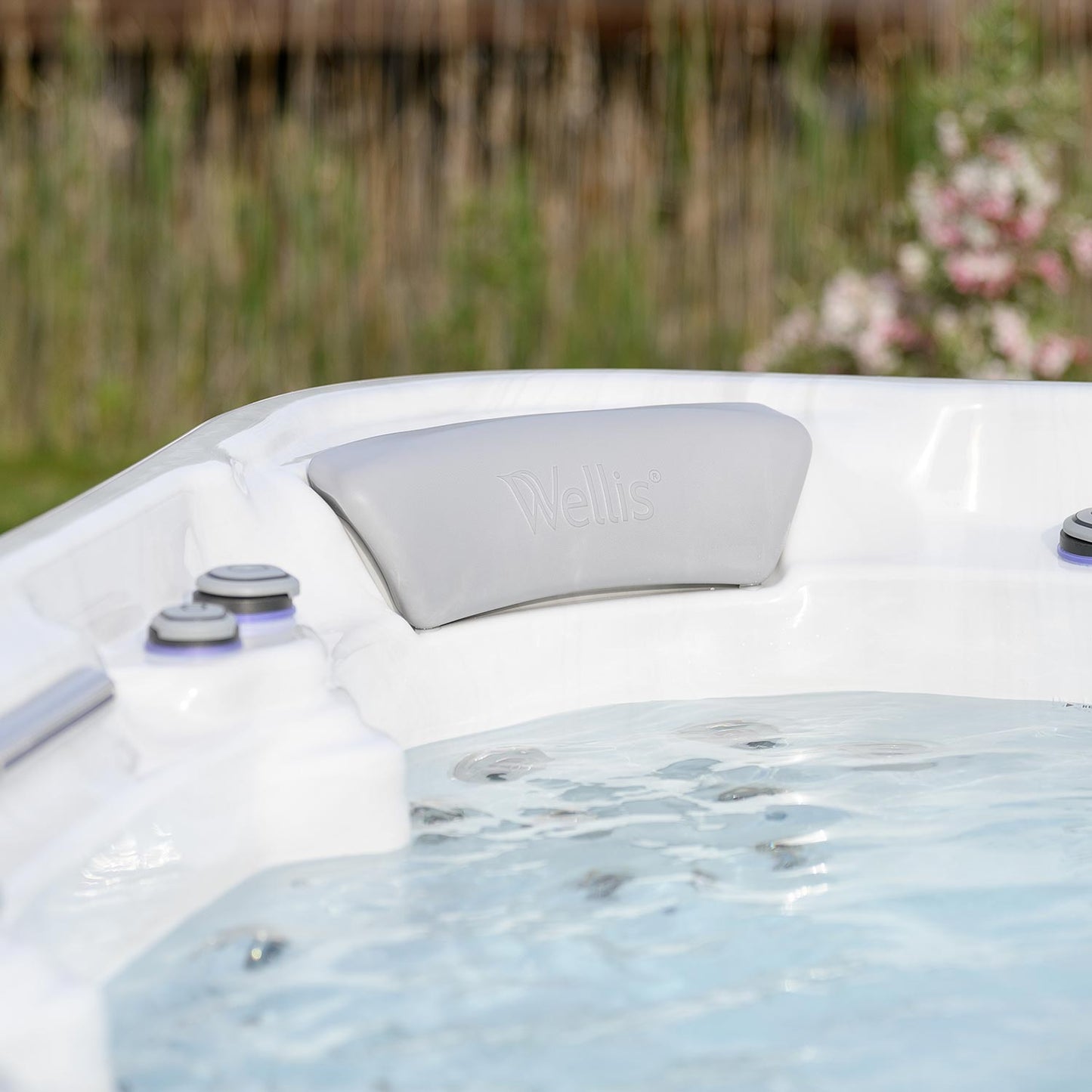 Vienna Life Hot Tub