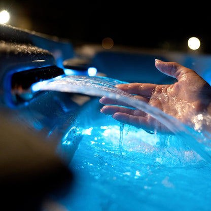 Vienna Life Hot Tub