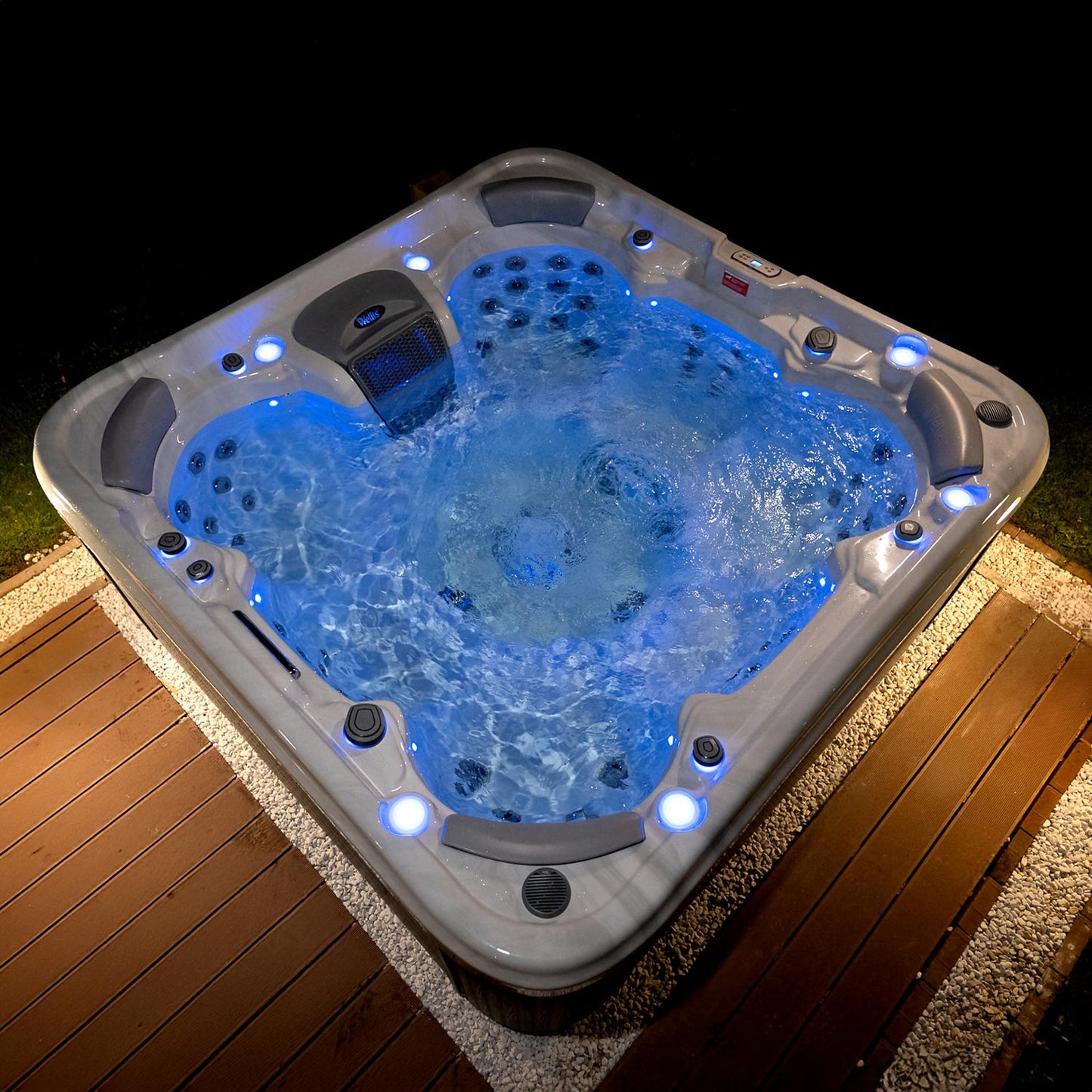 Vienna Life Hot Tub