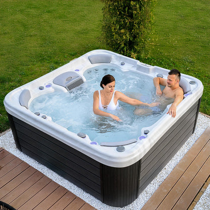 Vienna Life Hot Tub
