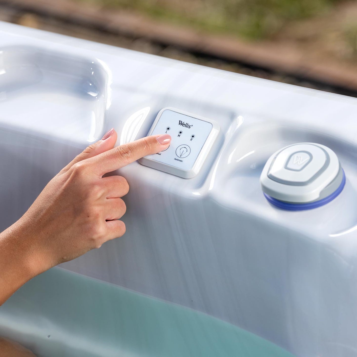 Everest Life Hot Tub - Premium