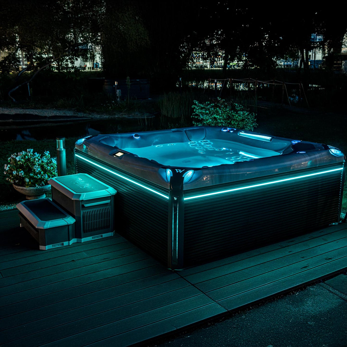 Everest Life Hot Tub - Deluxe