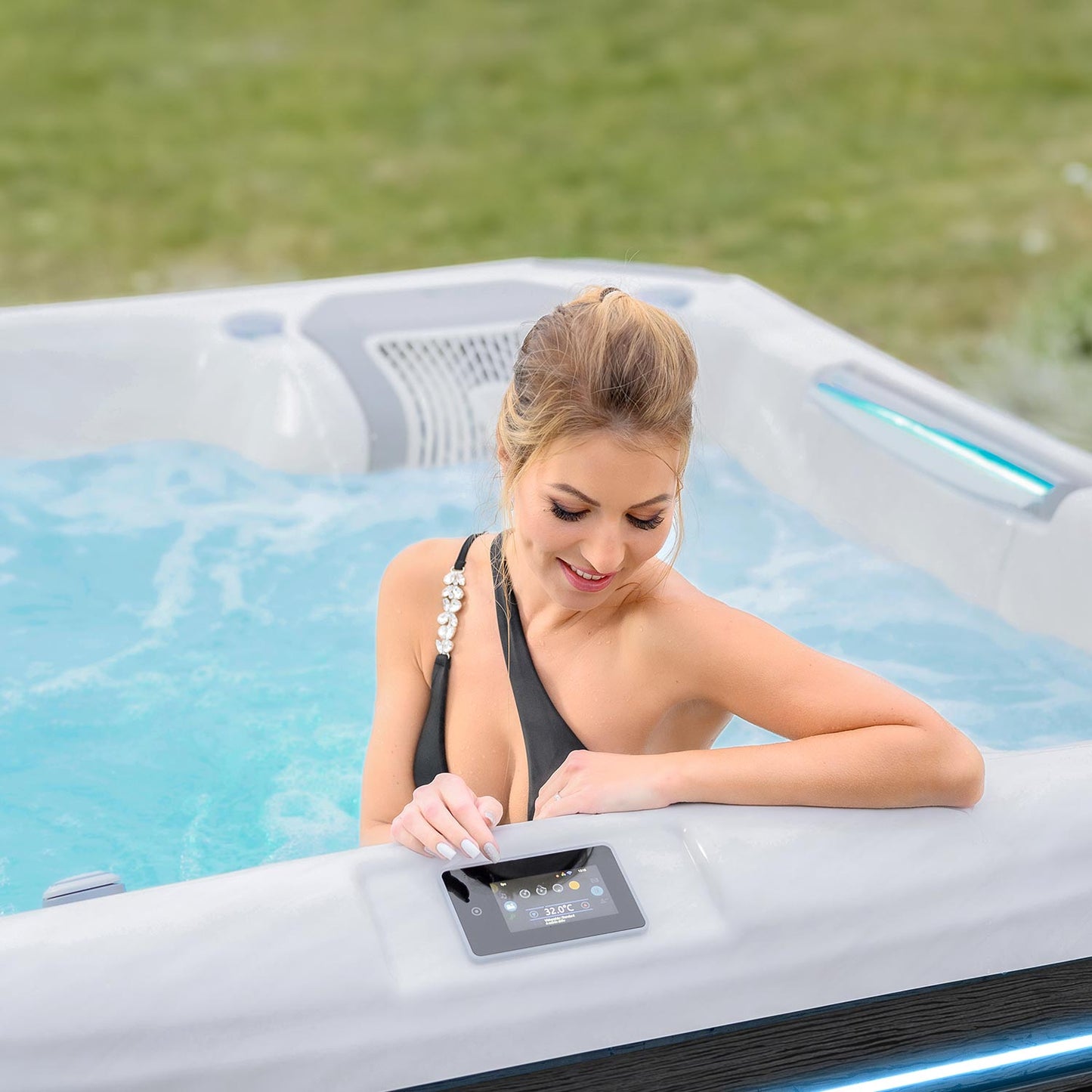 Kilimanjaro Life Hot Tub - Premium