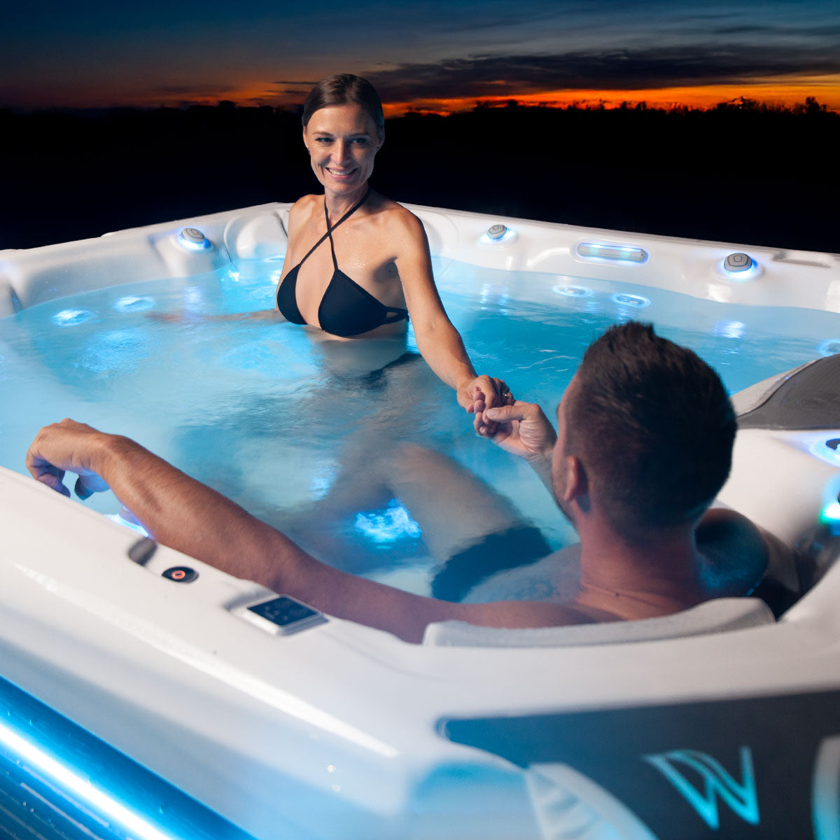 Elbrus Life Hot Tub - Deluxe