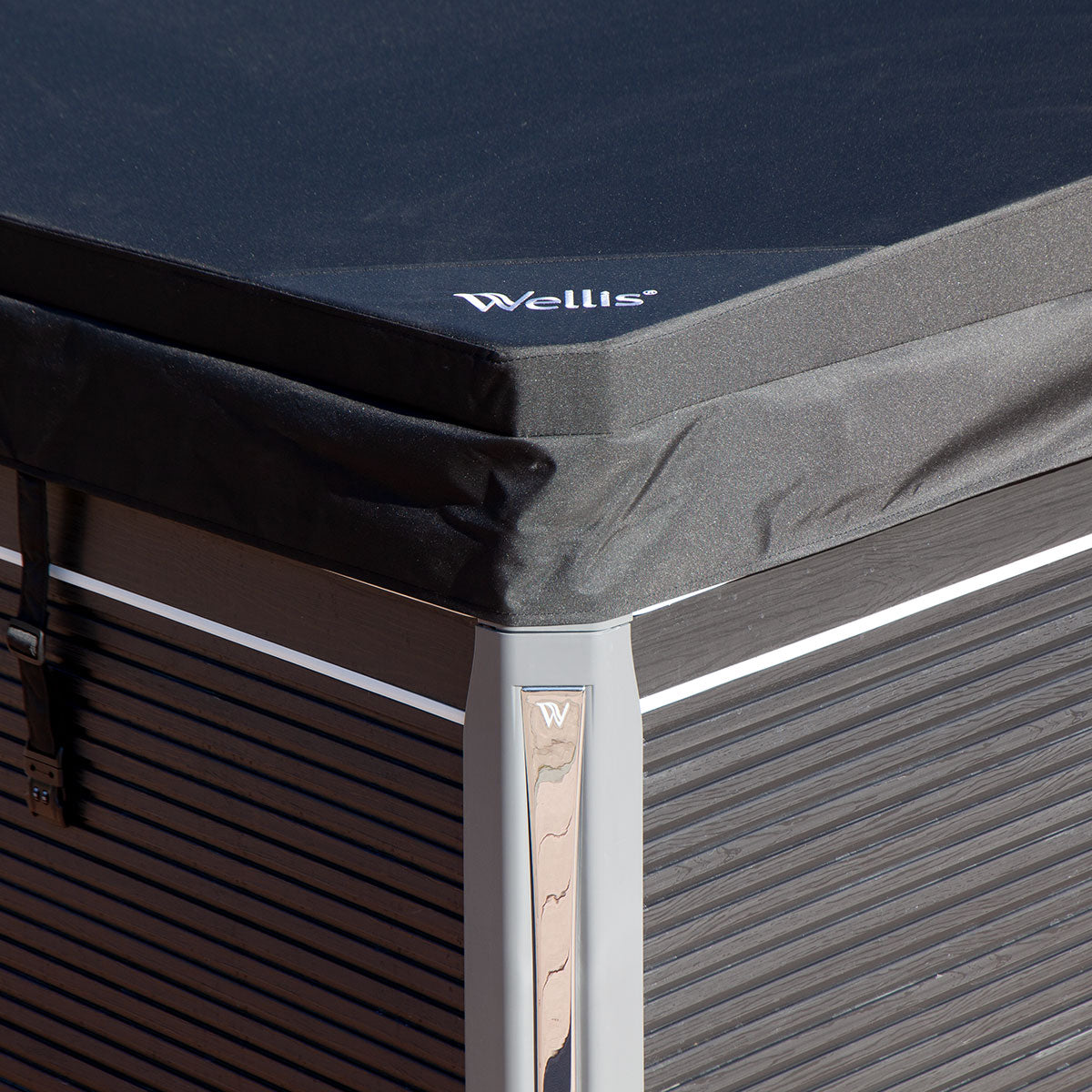 Elbrus Life Hot Tub - Deluxe