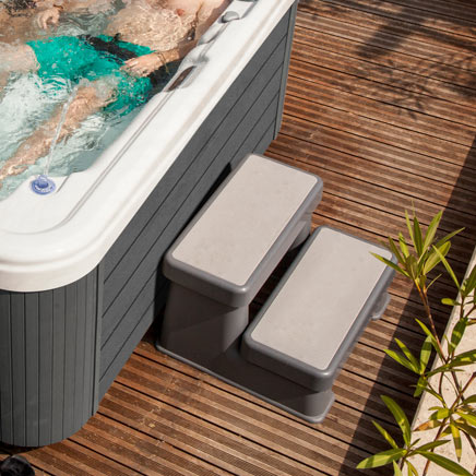 Wellis Spa step